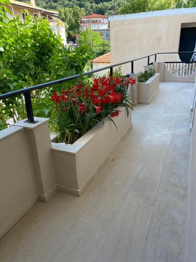 Libera Private Rooms Parga Exterior foto